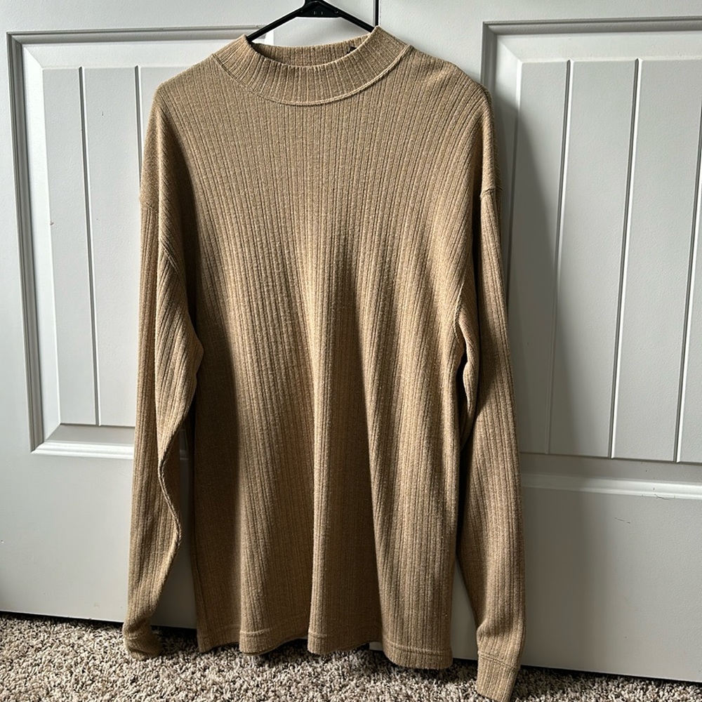 Liz Claiborne Long sleeved sweatshirt - M